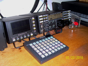 Genovation keypad in front of Elecraft K3